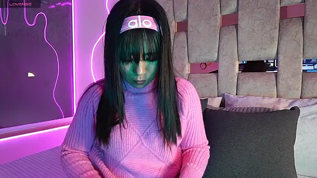 Petitte Mussa online show from 04/17/26, 03:20