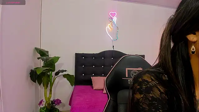 LINDSAY TAY online show from 03/22/26, 03:54