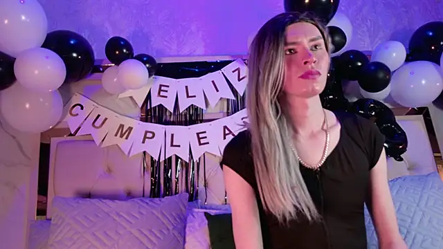 kamilla rossi online show from 05/18/26, 03:51