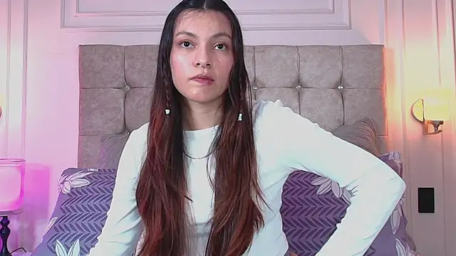 Snapshot of gabyevans4 chatting on 04/15/26, 12:23 gabyevans4 online show from 04/15/26, 12:23