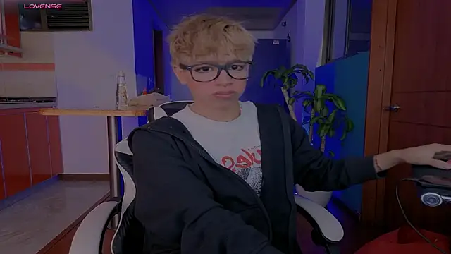 Ryan sweet online show from 02/25/26, 01:43