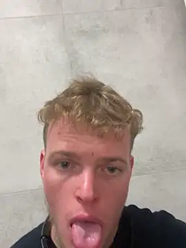 Dencchikk22 online show from 05/03/26, 12:11