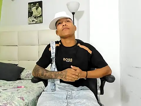 Snapshot of emanuel_23cm chatting on 02/25/26, 01:59 emanuel 23cm online show from 02/25/26, 01:59