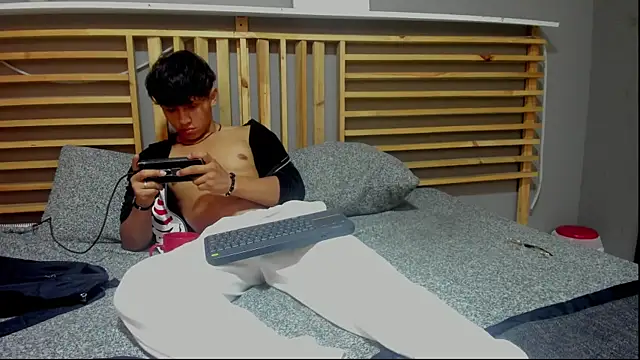 clark ken01 online show from 04/15/26, 09:04