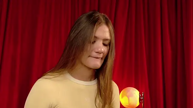 Mia Benett  online show from 05/12/26, 01:30