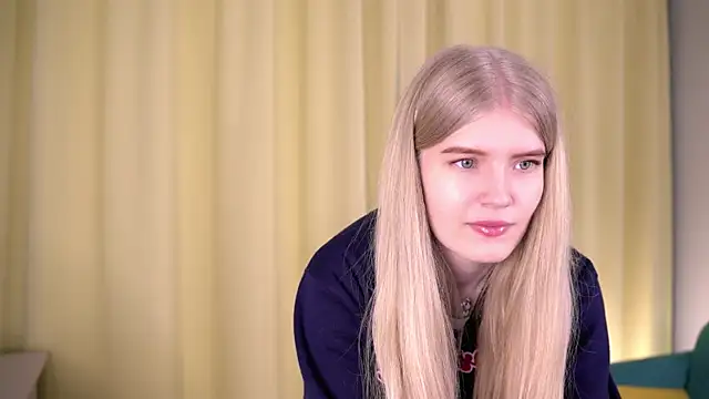 TraceeSeelig online show from 03/03/26, 04:18