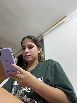 MiluRossee online show from 03/22/26, 05:22