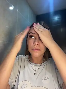 MiluRossee online show from 03/31/26, 04:46