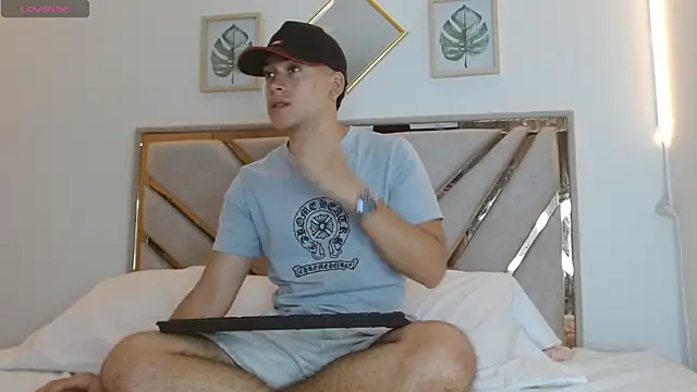 oliver   saint online show from 04/04/26, 11:13