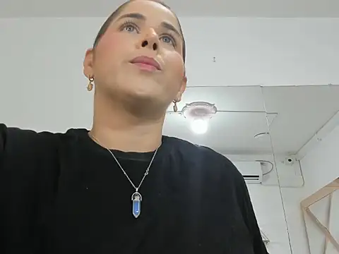 Nikol Lopez  online show from 02/28/26, 03:29