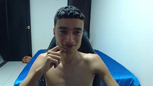 Snapshot of Sweet-Bane chatting on 04/14/26, 12:05 Sweet-Bane online show from 04/14/26, 12:05