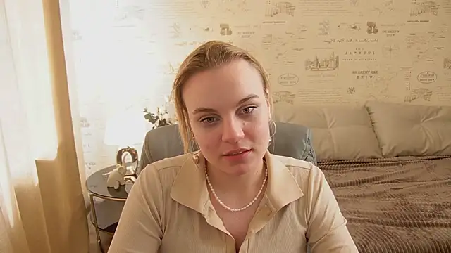 Glow Margo online show from 05/17/26, 03:04