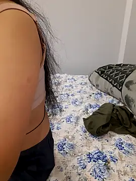 NeetuKumri online show from 04/07/26, 05:24