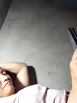 Lucie Fuzk online show from 04/05/26, 02:42