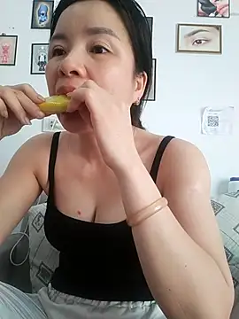 Snapshot of Ivy_Trix2 chatting on 03/02/26, 08:32 Ivy Trix2 online show from 03/02/26, 08:32