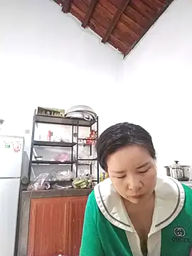 Ivy Trix2 online show from 03/30/26, 01:50