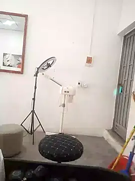 Ivy Trix2 online show from 04/09/26, 09:58