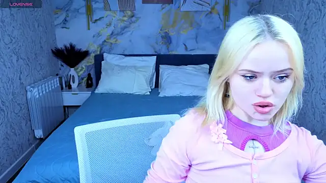 Tessa Ashe online show from 04/05/26, 09:17