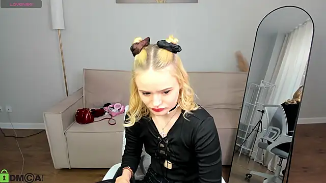 Tessa Ashe online show from 04/13/26, 09:37