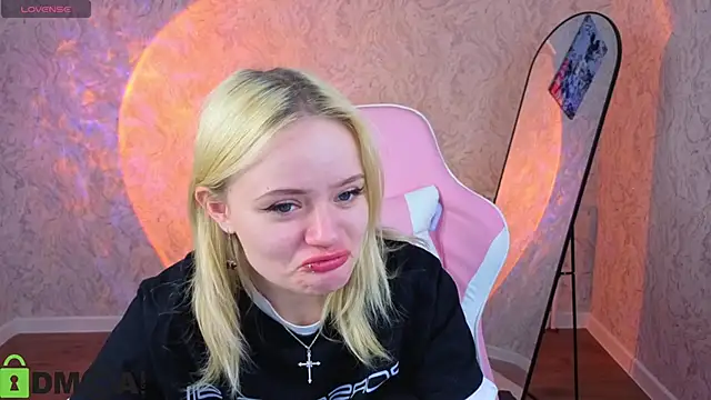 Tessa Ashe online show from 04/14/26, 09:15