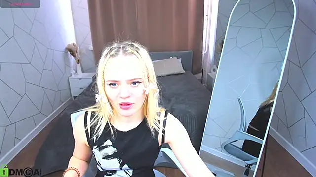 Tessa Ashe online show from 04/15/26, 09:27