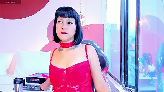 Valkiria wine online show from 04/15/26, 01:07