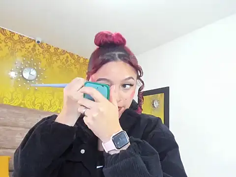 Snapshot of violeethh__ chatting on 02/27/26, 12:27 violeethh online show from 02/27/26, 12:27