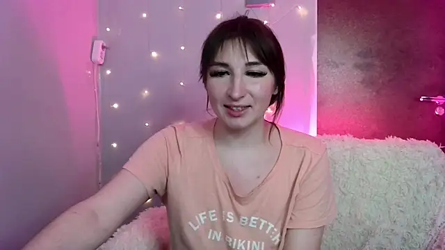 Birdie Kiss online show from 05/27/26, 09:12