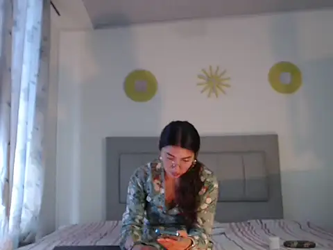 Julietaamado online show from 05/18/26, 01:39