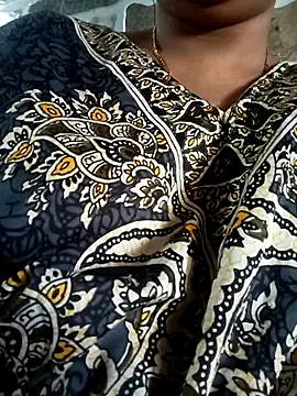 aisha 67 online show from 03/08/26, 09:13