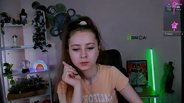 cassandra nik online show from 04/08/26, 07:19