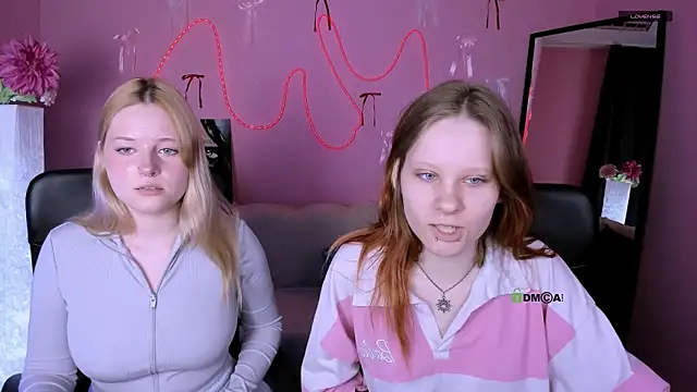 cassandra nik online show from 04/13/26, 12:43