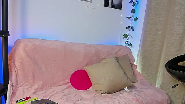 Rebeca Marchetti online show from 03/14/26, 08:47