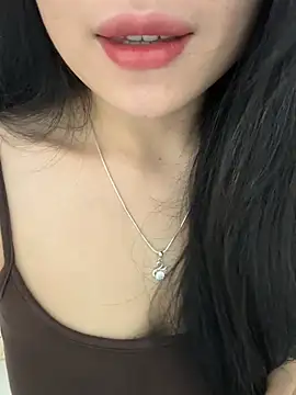Snapshot of Tinn_tin chatting on 06/12/26, 06:34 Tinn tin online show from 06/12/26, 06:34