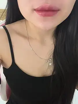 Snapshot of Tinn_tin chatting on 07/09/26, 03:49 Tinn tin online show from 07/09/26, 03:49