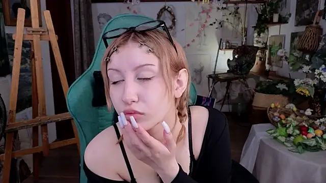 Snapshot of EffieMeowley chatting on 03/27/26, 04:51 EffieMeowley online show from 03/27/26, 04:51