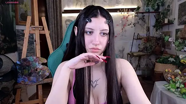 Snapshot of EffieMeowley chatting on 04/12/26, 02:11 EffieMeowley online show from 04/12/26, 02:11