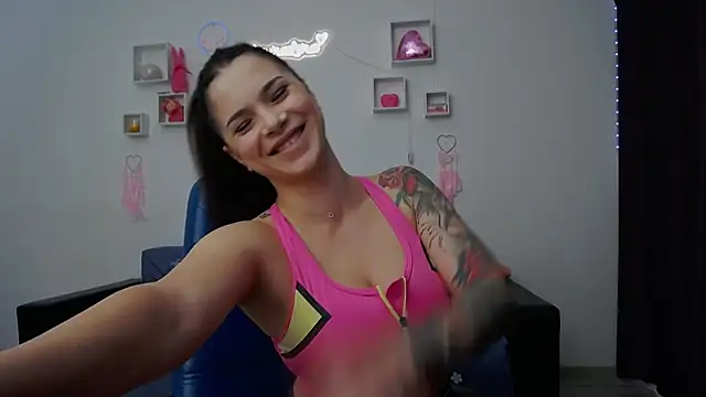 LauraLora3 online show from 04/07/26, 09:10