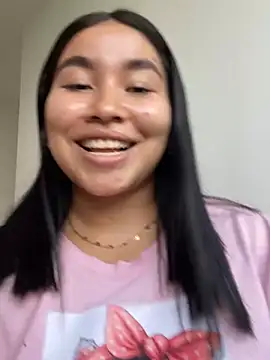 Snapshot of Pamela222- chatting on 02/25/26, 09:46 Pamela222- online show from 02/25/26, 09:46