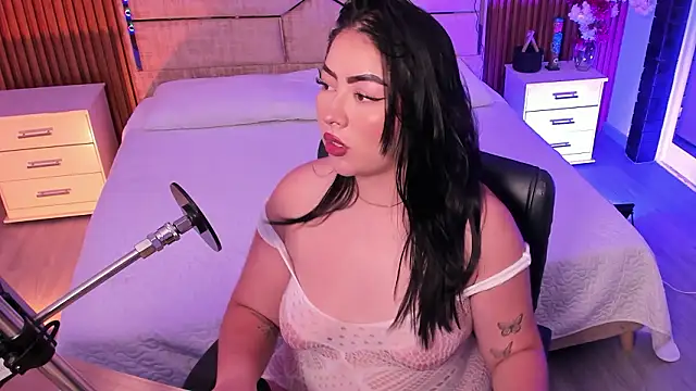 Emberrvelvet online show from 03/15/26, 05:46