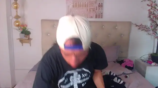 Rommen N Zoe online show from 04/09/26, 01:05