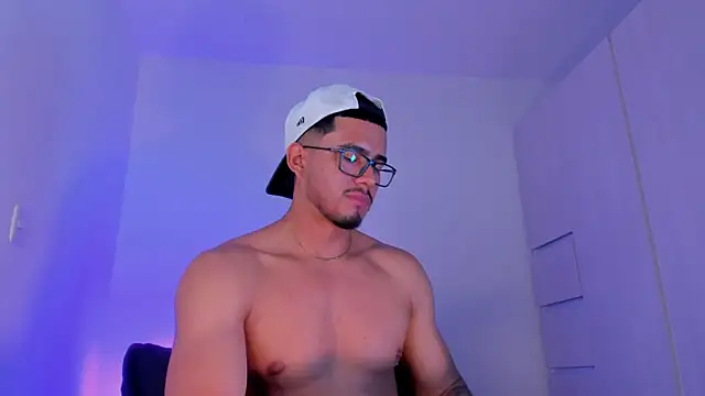 THADEO KING2 online show from 04/10/26, 01:44