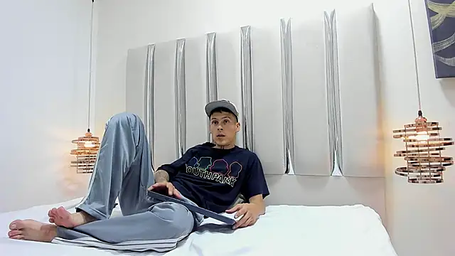 Snapshot of Ethan_Wolfe chatting on 02/28/26, 05:30 Ethan Wolfe online show from 02/28/26, 05:30