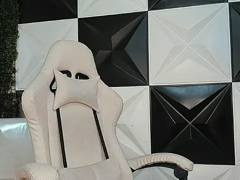 Snapshot of Damondark chatting on 03/02/26, 08:15 Damondark online show from 03/02/26, 08:15