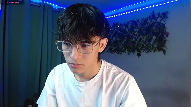 Snapshot of noah_millerx chatting on 04/19/26, 10:56 noah millerx online show from 04/19/26, 10:56
