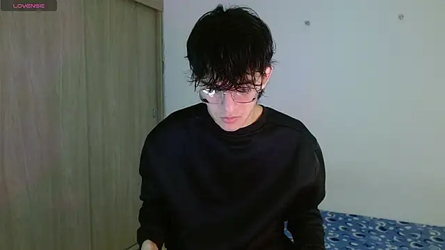 Snapshot of noah_millerx chatting on 05/11/26, 04:18 noah millerx online show from 05/11/26, 04:18