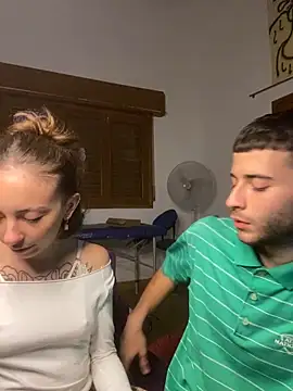 parejahot77 online show from 03/23/26, 03:21