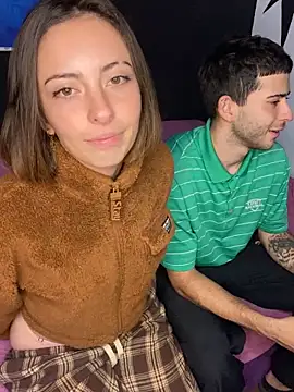 parejahot77 online show from 04/13/26, 04:18