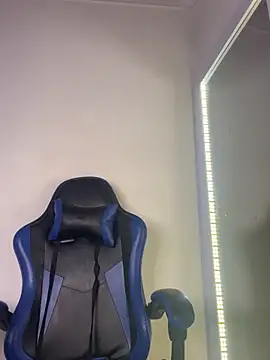 Maddie 7 online show from 04/05/26, 03:04