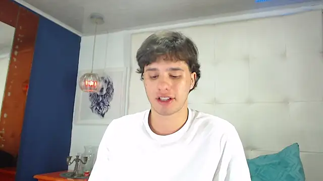 EXCLUSIVE8 online show from 03/31/26, 05:08